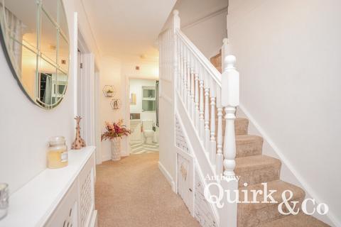4 bedroom detached house for sale, Birch Close, Canvey Island, SS8
