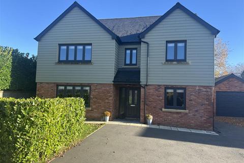 5 bedroom detached house for sale, Llys Gwynan, Llandybie, Ammanford