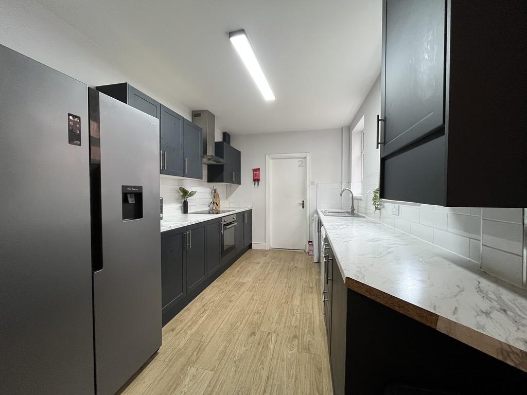 104 Portland - Kitchen.jpg
