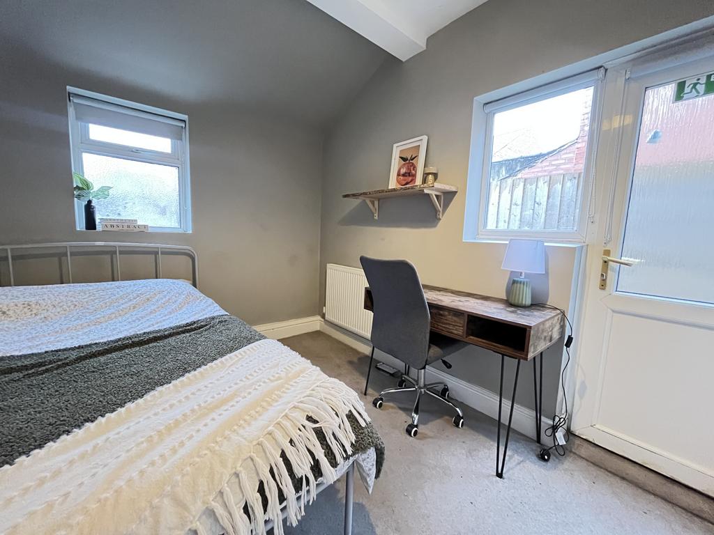 104 Portland - Bedroom 2 (3).jpg