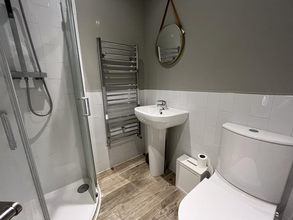 104 Portland Bathroom 2(1).jpg