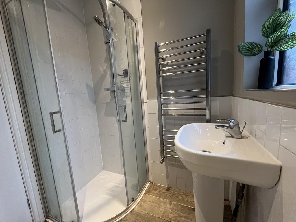 104 Portland - Bathroom 1.jpg