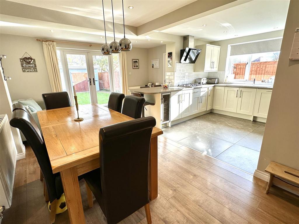 Dining kitchen