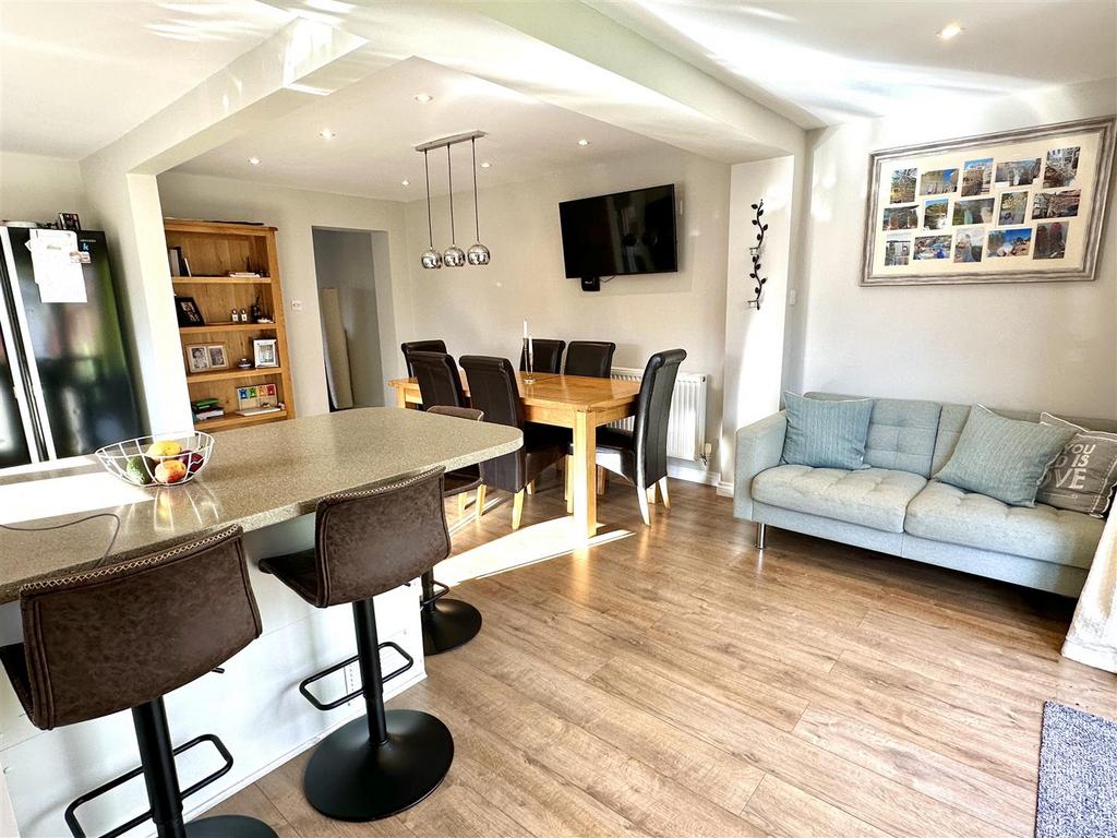 Dining kitchen