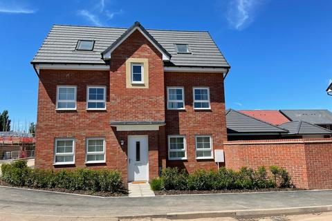 5 bedroom detached house to rent, 19 Fieldfare Way, CV4 8DX