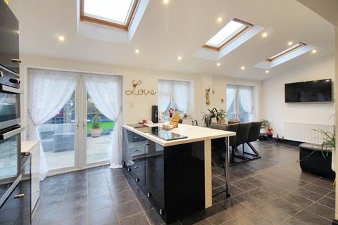 3 bedroom semi-detached house for sale, Springhill Road, Grendon Underwood