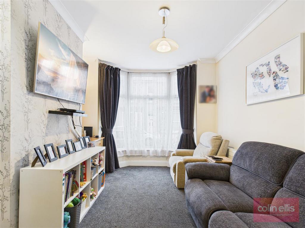 CAM05075 G0-PR0240-STILL009.jpg