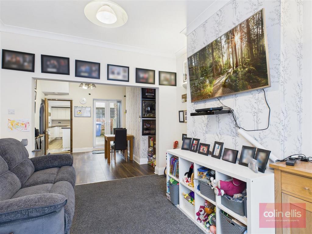 CAM05075 G0-PR0240-STILL010.jpg