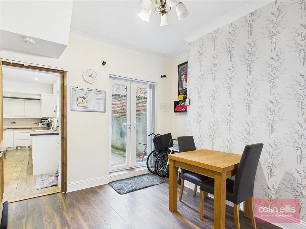 CAM05075 G0-PR0240-STILL011.jpg