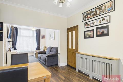 2 bedroom terraced house for sale, Spring Bank, Scarborough