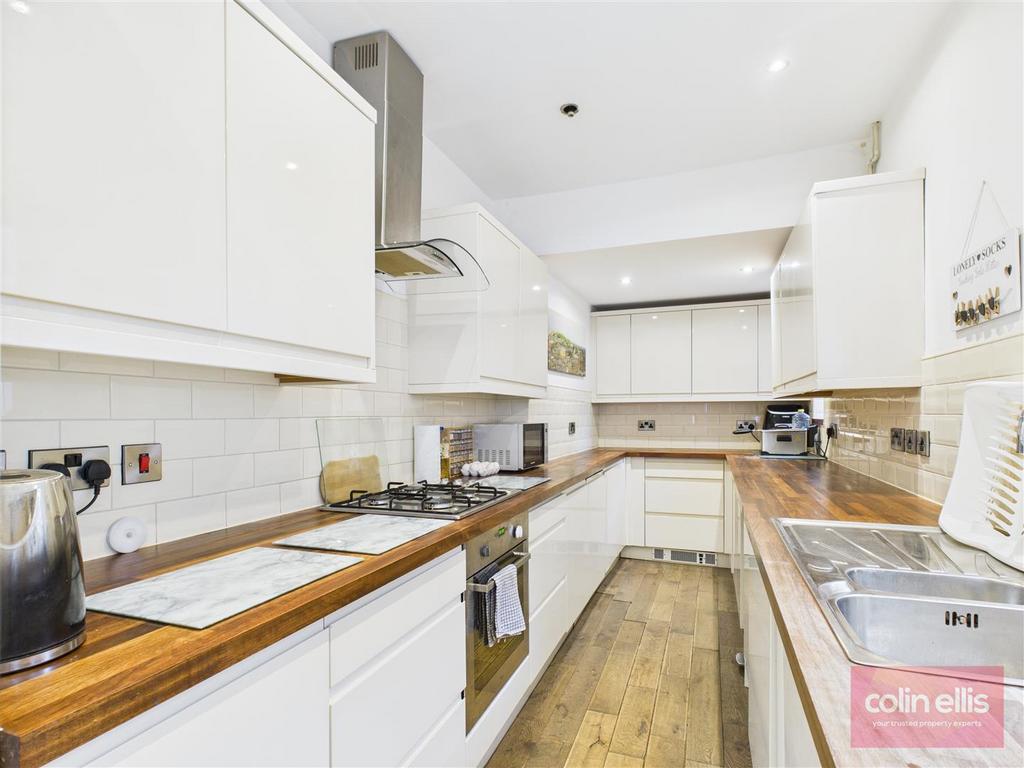 CAM05075 G0-PR0240-STILL013.jpg