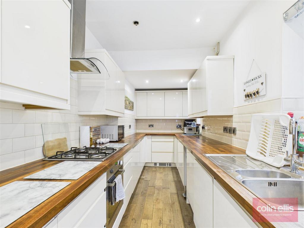 CAM05075 G0-PR0240-STILL014.jpg