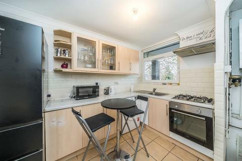 3 bedroom flat to rent, Willington Road, London SW9