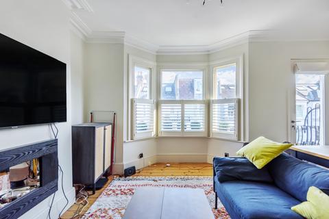 3 bedroom flat to rent, Burnfoot Avenue, London, SW6