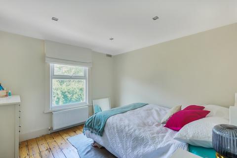 3 bedroom flat to rent, Burnfoot Avenue, London, SW6