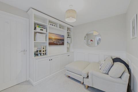 5 bedroom detached house for sale, Everdon Drive, Scholars Green, NN2 7FR