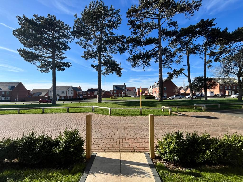 Everdon drive