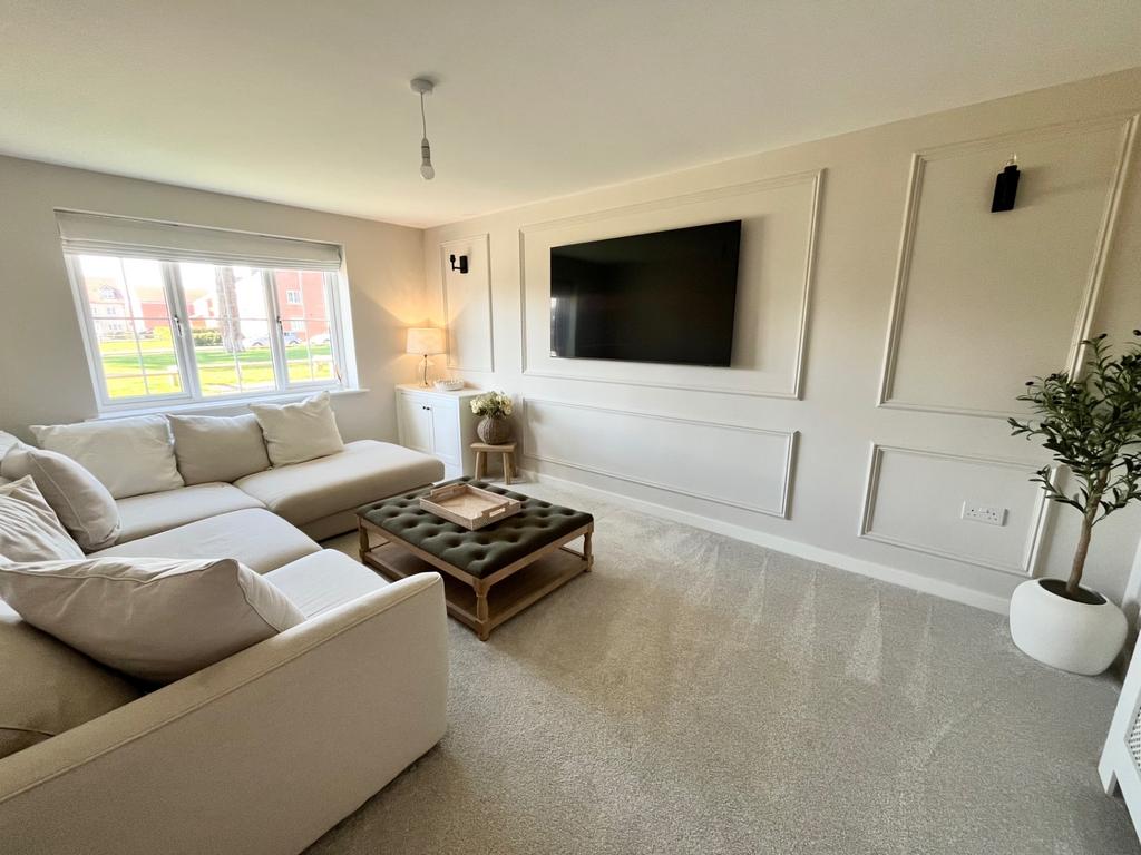 Everdon drive