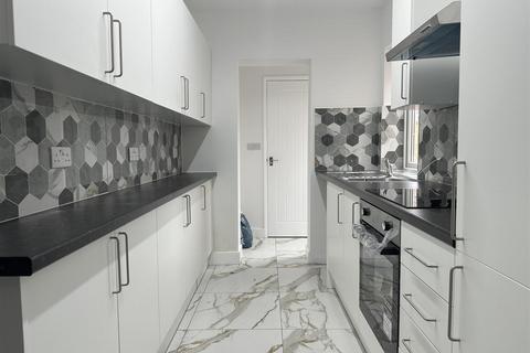 3 bedroom terraced house to rent, Milligan Road, Leicester