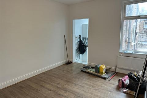 3 bedroom terraced house to rent, Milligan Road, Leicester