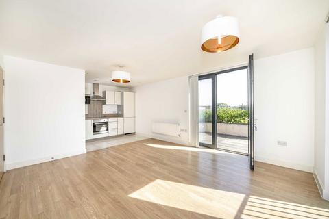 1 bedroom flat to rent, Albatross Way, London SE16