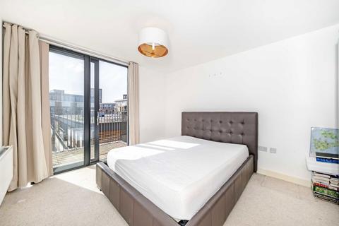 1 bedroom flat to rent, Albatross Way, London SE16