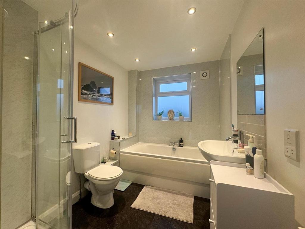 Ensuite bathroom