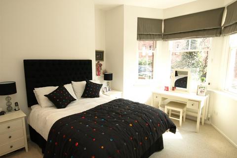 3 bedroom flat for sale, Goldhurst Terrace, South Hampstead NW6