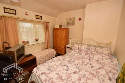 2 bedroom semi-detached house for sale, Cudworth Road, Lytham St. Annes, Lancashire, FY8 3AE