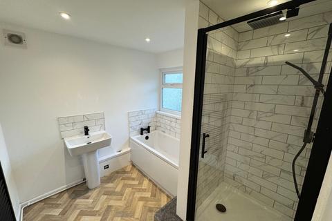 3 bedroom terraced house to rent, King Street, Cwm, NP23