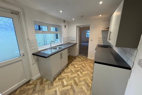 3 bedroom terraced house to rent, King Street, Cwm, NP23