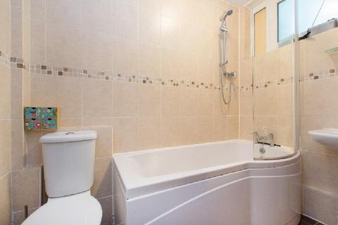 2 bedroom flat to rent, Broxwood Way, Primrose Hill