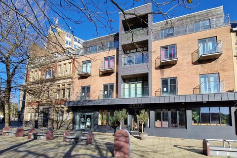 Studio to rent, Princess Way, Swansea