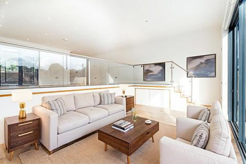 4 bedroom end of terrace house for sale, Batchwood Drive, Hertfordshire AL3