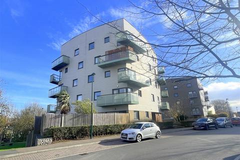 1 bedroom flat for sale, Otter Drive, Carshalton SM5