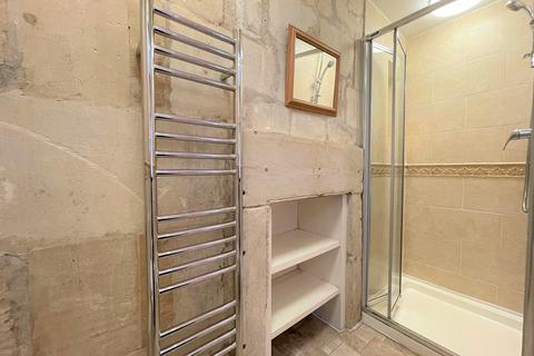 Studio to rent, Lower Bristol Road, Bath, BA2