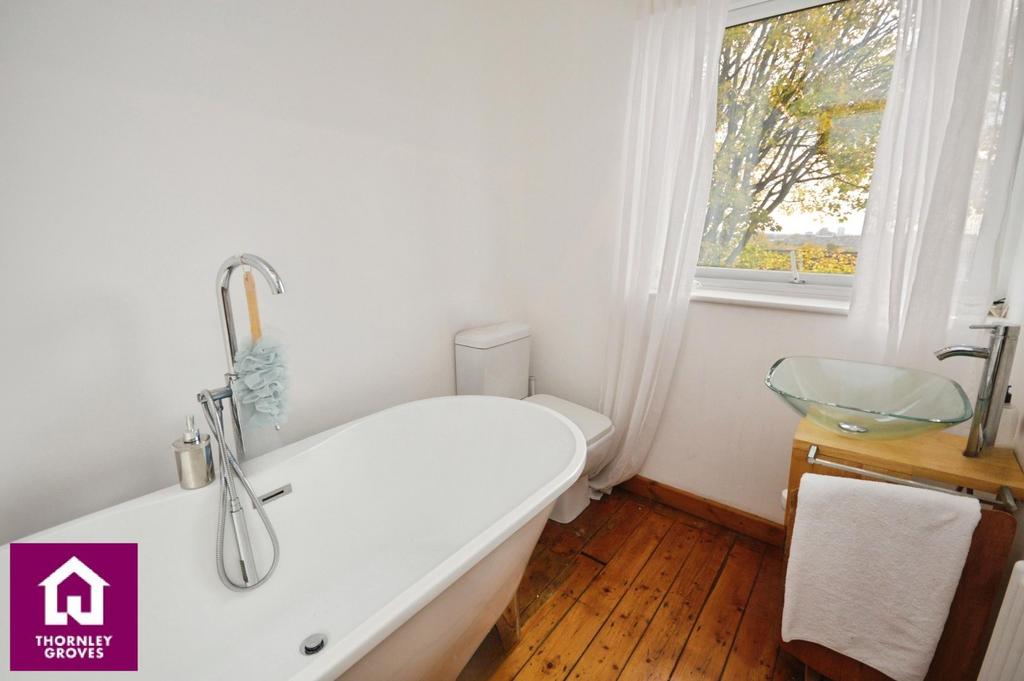 2nd Floor Bathroom