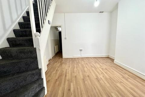 3 bedroom terraced house to rent, Tavistock Road, Stratford