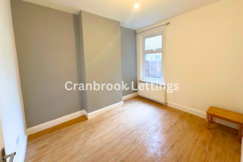 2 bedroom flat to rent, Dickens Road, E6 3BX