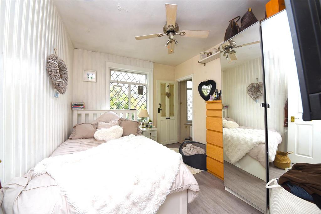 56 Brackenbury Road Pic 10.png