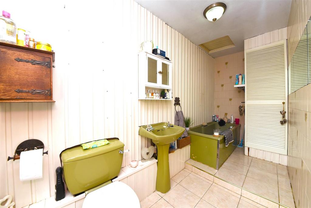 56 Brackenbury Road Pic 11.png
