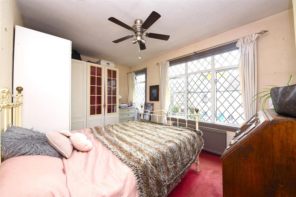 56 Brackenbury Road Pic 5.png