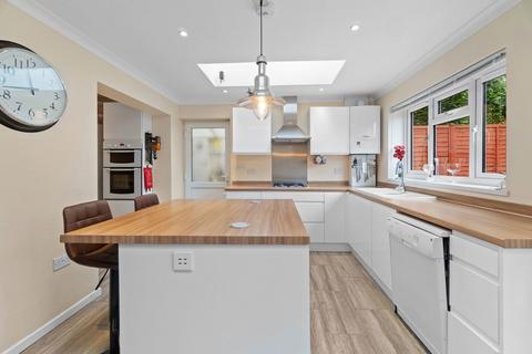 undefined, Brighton Road, Tadworth KT20