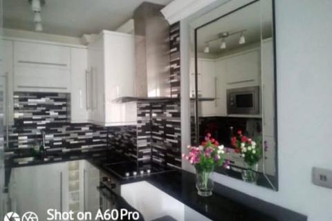 Studio for sale, Cromwell Road, London SW5