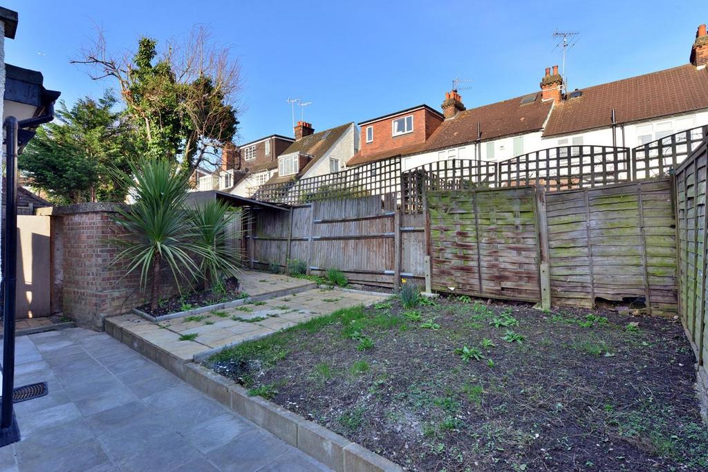 2@32 Clifton Gdns.07.jpg