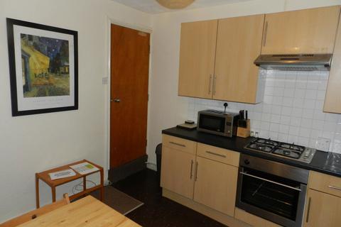 2 bedroom terraced house to rent, Cecil Street, Lenton, Nottingham, NG7 1GZ