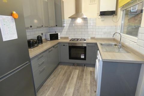 4 bedroom terraced house to rent, Henry Road, Lenton, Nottingham, NG7 2DR