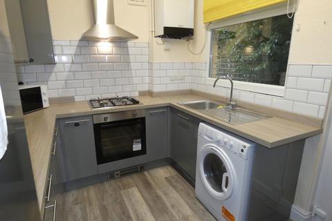 4 bedroom terraced house to rent, Henry Road, Lenton, Nottingham, NG7 2DR