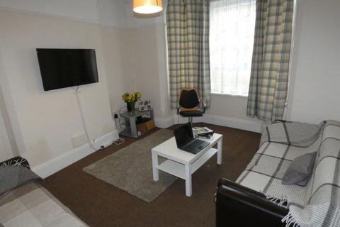 4 bedroom terraced house to rent, Henry Road, Lenton, Nottingham, NG7 2DR
