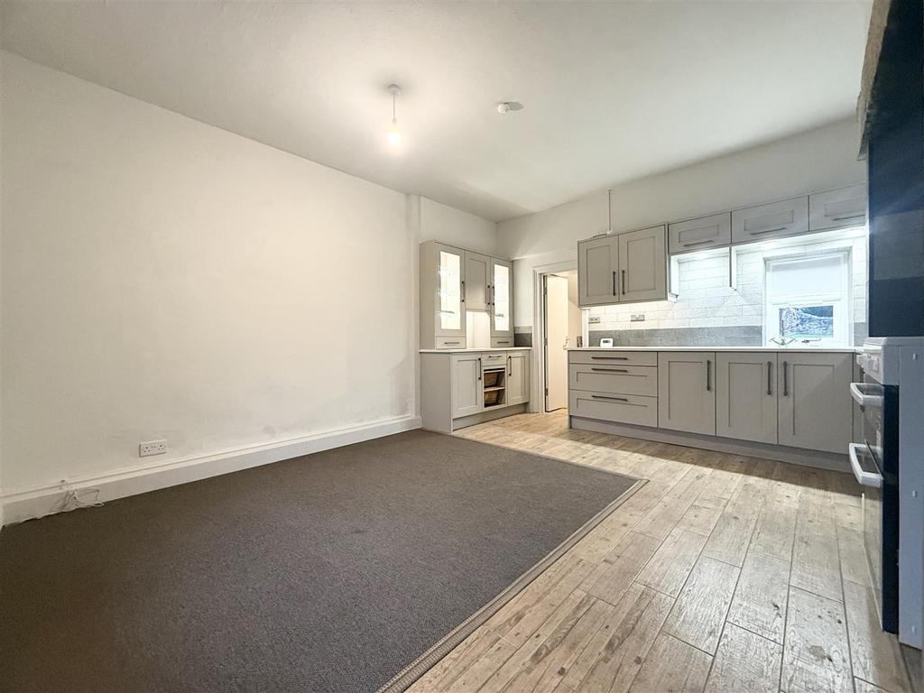 Dining kitchen